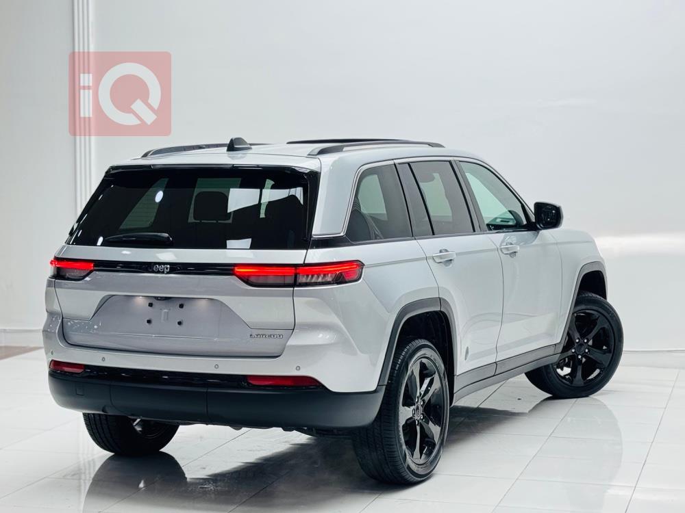 جيب جراند شيروكي